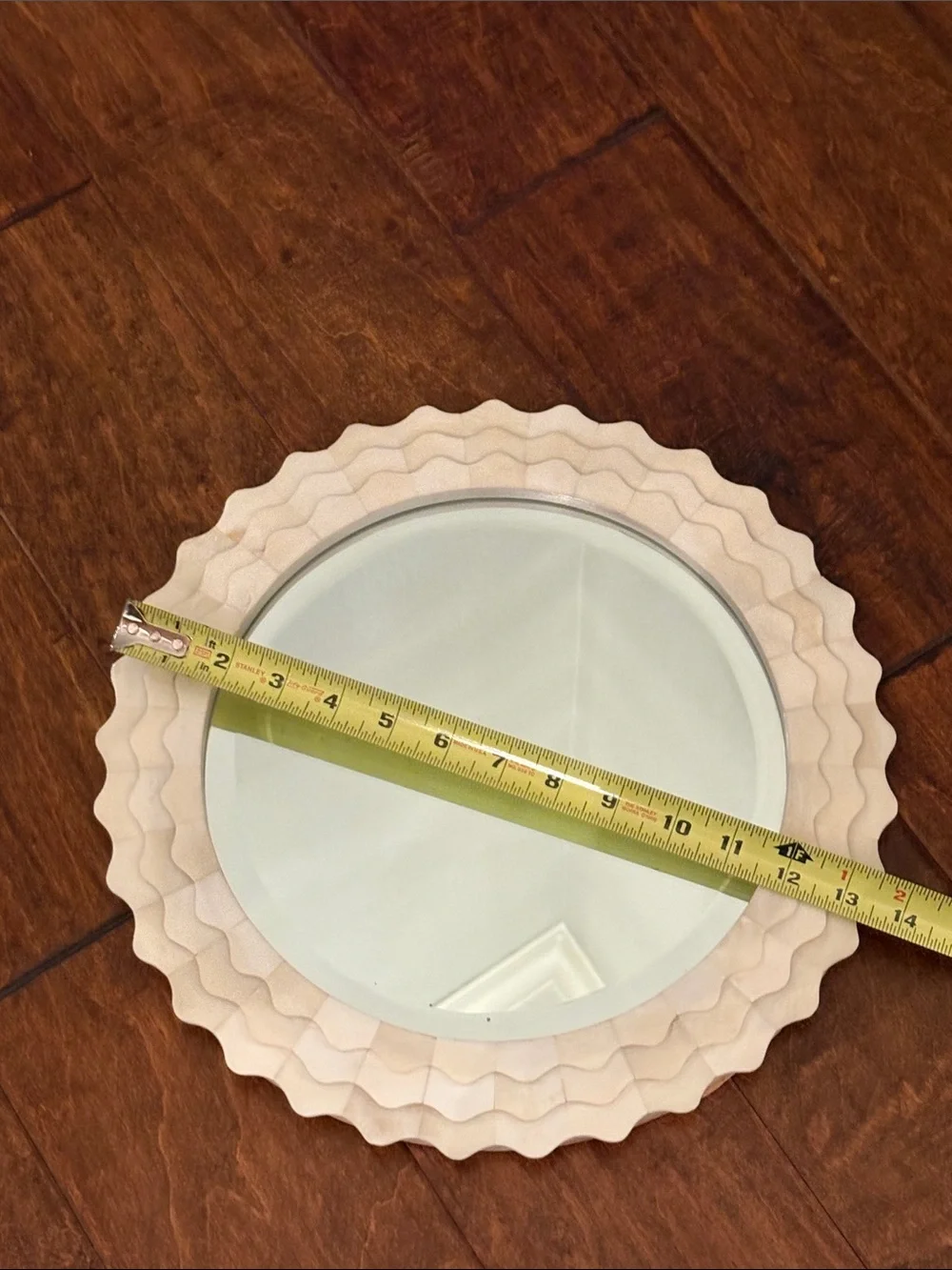 N/A decorative round